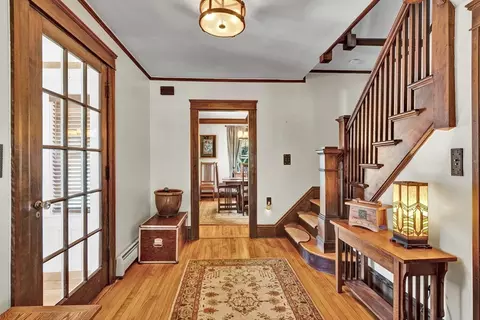 Entry Way - 16 Vesper St, Worcester, MA 01602 photo 2 of 2