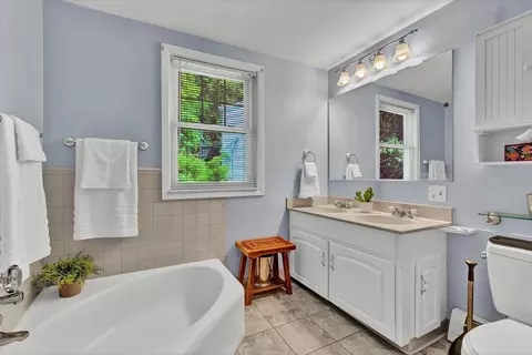 Bath - 16 Vesper St, Worcester, MA 01602 photo 2 of 2
