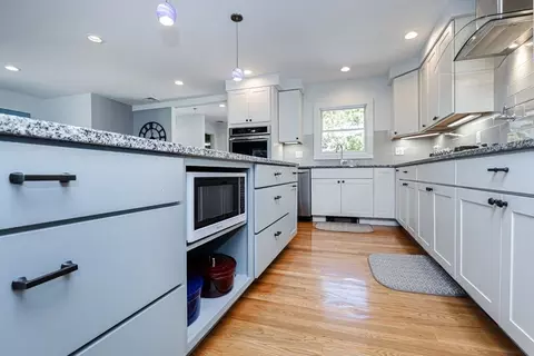 Kitchen - 54 Cornell Rd, Marblehead, MA 01945 photo 3 of 4