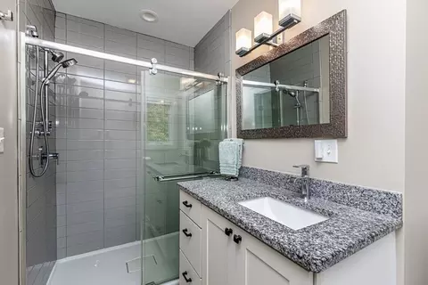 Bath - 54 Cornell Rd, Marblehead, MA 01945 photo 2 of 4