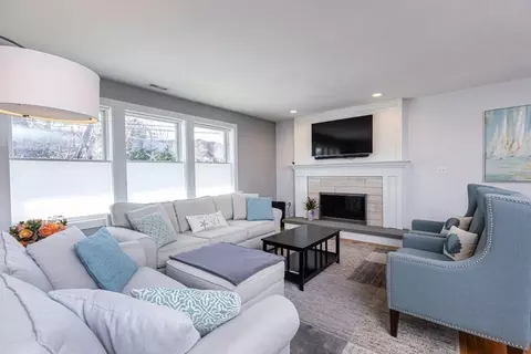 Living - 54 Cornell Rd, Marblehead, MA 01945 photo 1 of 3