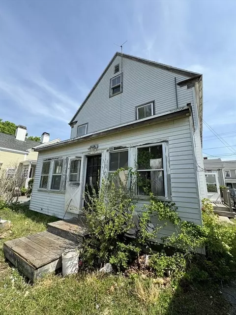 145 Main St, Essex, MA 01929