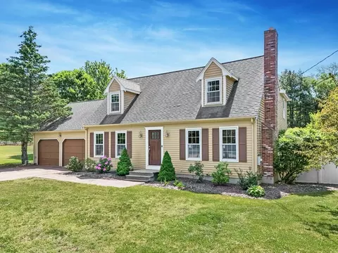 7 Sweetland Farm Rd, Norfolk, MA 02056
