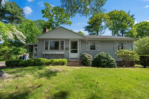 19 Grant Cir, Sharon, MA 02067