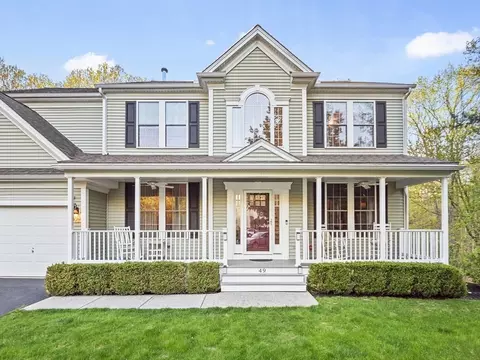 49 Garnet Cir, North Andover, MA 01845