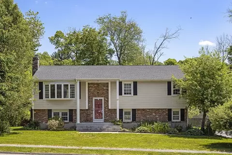 12 Concord Rd, Shrewsbury, MA 01545