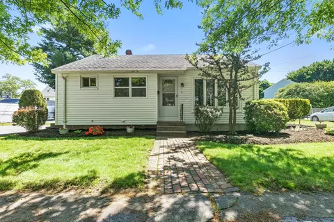 4 Blair Ter, Peabody, MA 01960