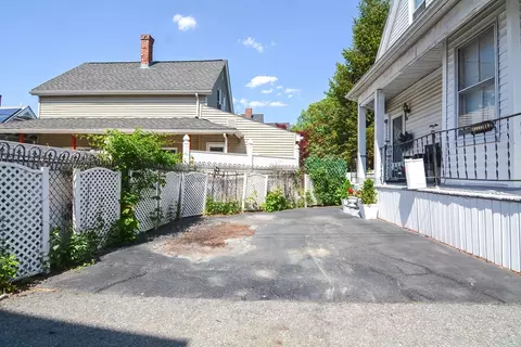 Exterior - 10 Blake Ct, Everett, MA 02149 photo 2 of 7