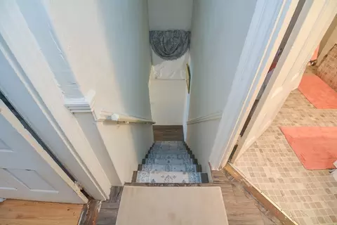 Entry Way - 10 Blake Ct, Everett, MA 02149 photo 5 of 5