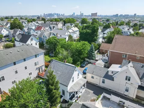 View/Area - 10 Blake Ct, Everett, MA 02149 photo 2 of 5