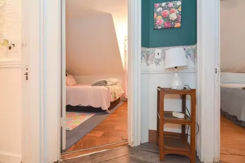 Entry Way - 10 Blake Ct, Everett, MA 02149 photo 3 of 5