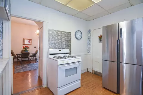 Kitchen - 10 Blake Ct, Everett, MA 02149 photo 6 of 6