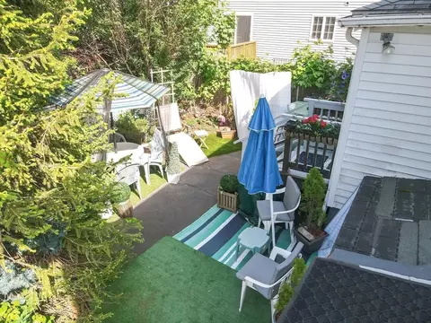 Exterior - 10 Blake Ct, Everett, MA 02149 photo 6 of 7