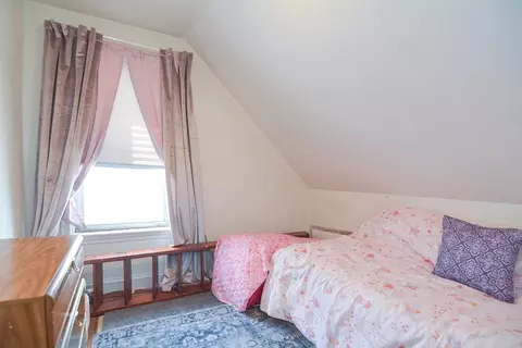 Bedroom - 10 Blake Ct, Everett, MA 02149 photo 6 of 6