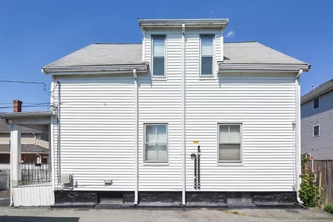 Exterior - 10 Blake Ct, Everett, MA 02149 photo 4 of 7