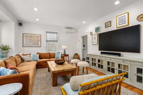 Living - 66 Perkins St, Boston, MA 02130 photo 2 of 4