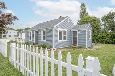 235 Sconticut Neck Rd, Fairhaven, MA 02719