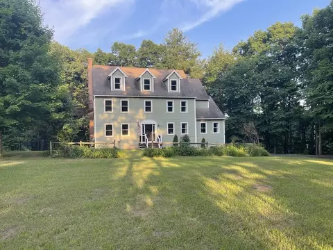 1 Bayberry St, Pepperell, MA 01463
