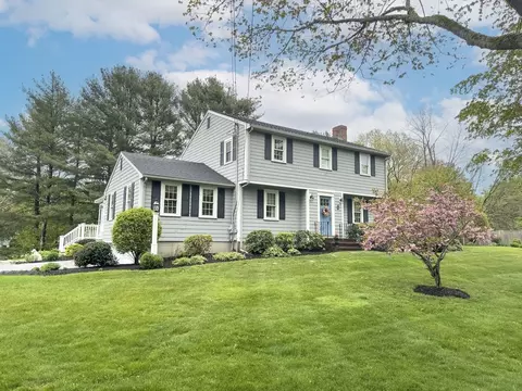 60 Old County Rd, Hingham, MA 02043