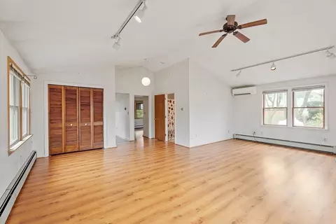 Living - 5 Nikolane Way, Gloucester, MA 01930 photo 2 of 4