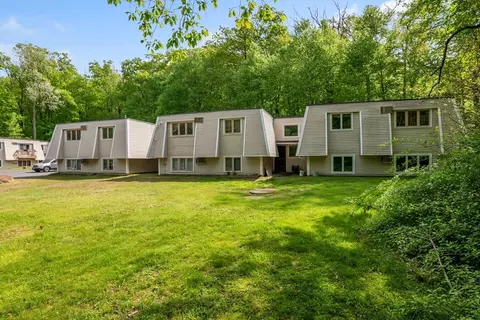 154 Amherst Rd, Belchertown, MA 01007
