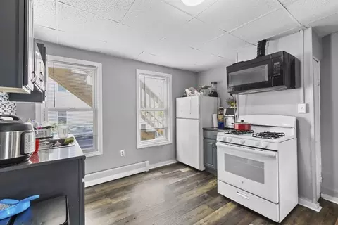 7 Pleasant Ter, Worcester, MA 01609 photo 4