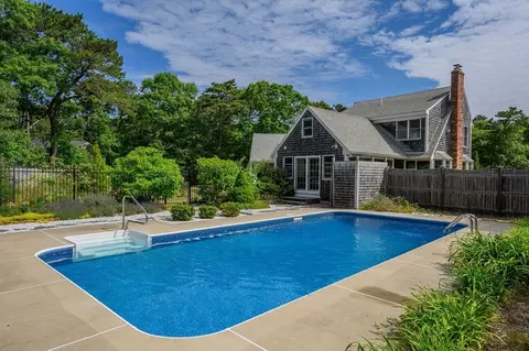 140 Thorne Rd, Eastham, MA 02642
