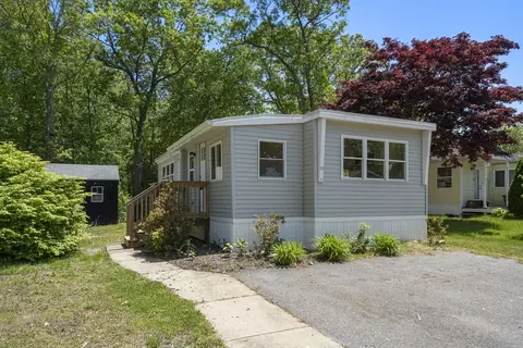 103 Mayflower Ave, Taunton, MA 02780