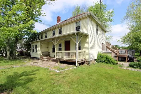 26 Chipaway Rd, Freetown, MA 02717