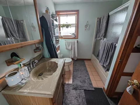 Bath - 45 Beauregard St, Fall River, MA 02723 photo 3 of 5