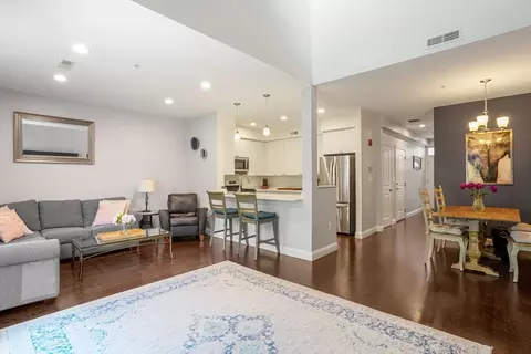 70 Endicott St #1403, Norwood, MA 02062