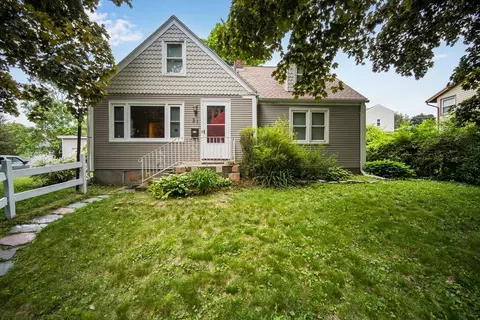 31 Erie Ave, Holyoke, MA 01040