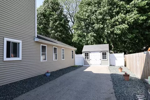 49 N Belgian Rd, Danvers, MA 01923 photo 24