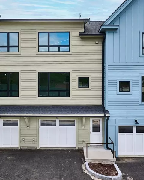 10 Hawley St #3B, Northampton, MA 01060