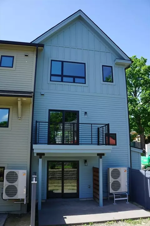 10 Hawley St #3D, Northampton, MA 01060