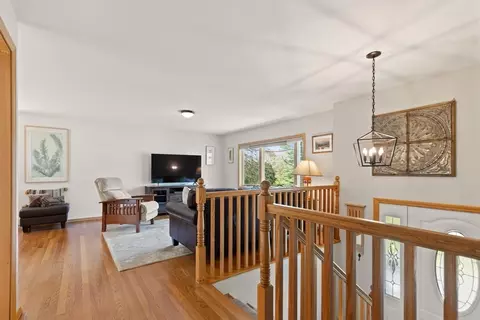 Entry Way - 19 Youngs Rd, Gloucester, MA 01930 photo 2 of 4