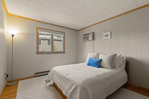 Bedroom - 19 Youngs Rd, Gloucester, MA 01930 photo 2 of 2