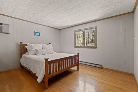 Bedroom - 19 Youngs Rd, Gloucester, MA 01930 photo 1 of 2