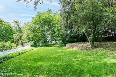 Exterior - 29 S Maple St, Brookfield, MA 01506 photo 6 of 6