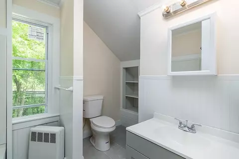 Bath - 29 S Maple St, Brookfield, MA 01506 photo 1 of 1