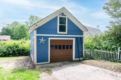 Exterior - 29 S Maple St, Brookfield, MA 01506 photo 5 of 6