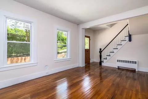 Living - 29 S Maple St, Brookfield, MA 01506 photo 3 of 4