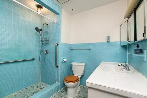 Bath - 152 Stowell Rd, Ashburnham, MA 01430 photo 2 of 3