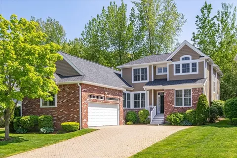 6 Riverwalk Ln #6, Walpole, MA 02032