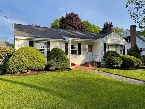 16 York Ter, Lynn, MA 01904