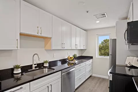 36 Dunham Rd #309, Beverly, MA 01915 photo 3