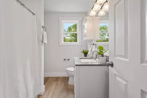 Bath - 91 Schofield Ave, Dudley, MA 01571 photo 2 of 3