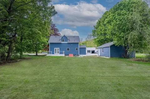 Exterior - 91 Schofield Ave, Dudley, MA 01571 photo 4 of 4