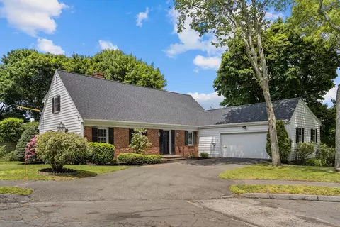 10 Alpine Cir, Wakefield, MA 01880