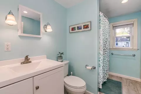 Bath - 37 Morningside Dr, Walpole, MA 02081 photo 1 of 2
